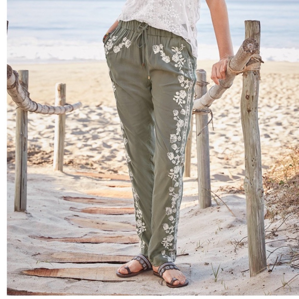 Sundance Tobia Olive/sage green pants with ivory embroidery size M NWOT